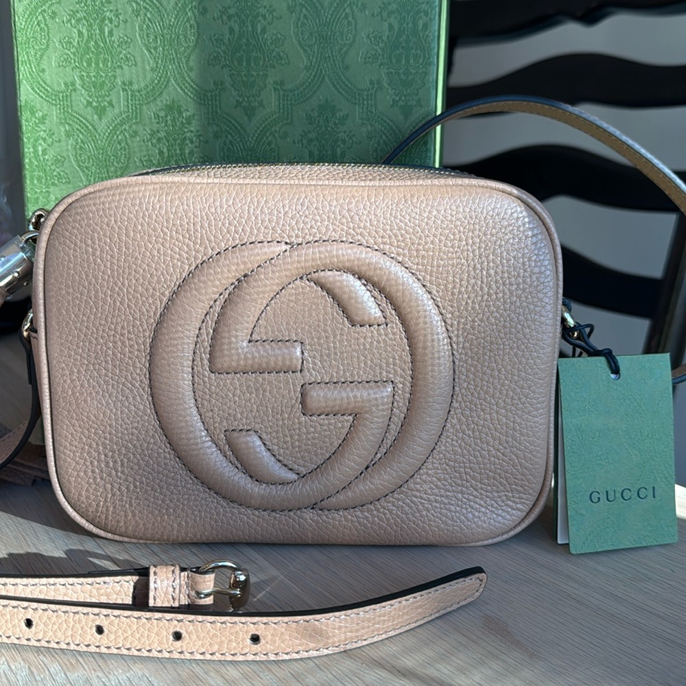 Brand new Gucci Soho Disco bag in camelia